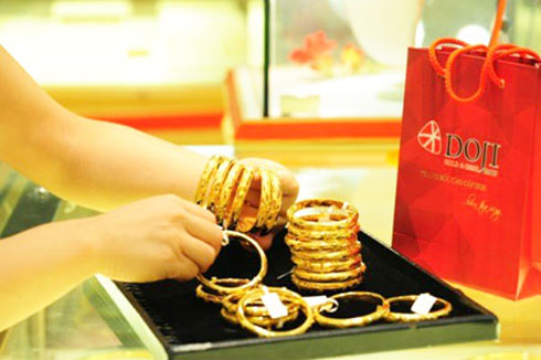 Giá vàng hôm nay 2/8: Vàng bị dìm sâu