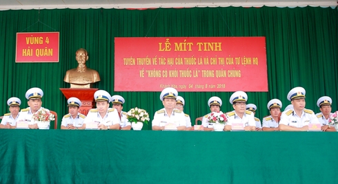 Vùng 4 Hải quân mít tinh tuyên truyền về tác hại của thuốc lá