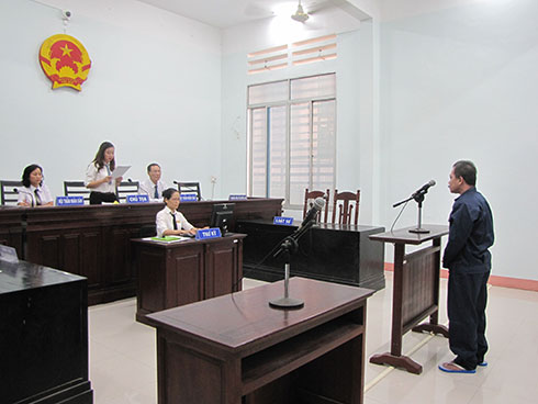 Giật giỏ xách, bị quần chúng bắt