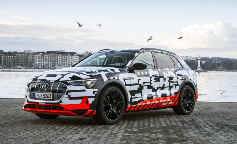 Động thái mới của Audi diễn ra chỉ ít lâu sau khi Porsche tiết lộ thông tin về chiếc xe điện đầu tay Taycan.
