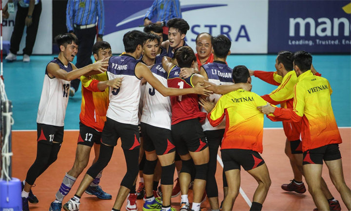 Bóng chuyền nam Trung Quốc đã đạt đến đẳng cấp hàng đầu thế giới, nên ngay cả khi họ dự giải với đội hình trẻ, Việt Nam vẫn bị xếp ở cửa dưới. Ảnh: Đông Huyền.