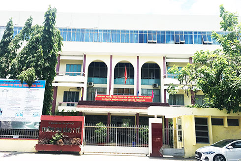 Trường Cao đẳng Y tế Khánh Hòa ở số 84 Quang Trung.