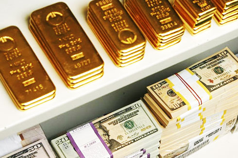 Chưa thể thoát đáy 19 tháng