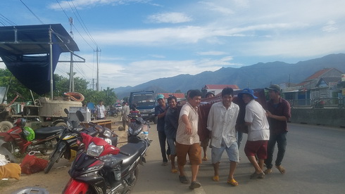 Sơ tán tài sản đến nơi an toàn.