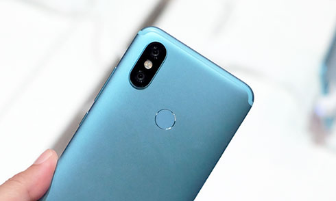 Xiaomi Mi A2: Smartphone tầm trung, camera cao cấp