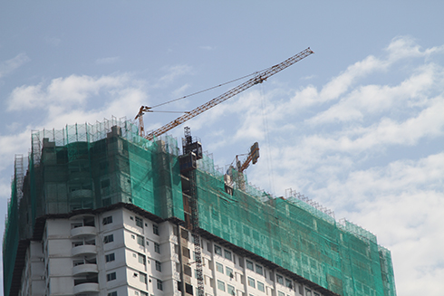 Các tầng 41,41,43 của dự án Mường Thanh Khánh Hòa đang được  "cắt ngọn "