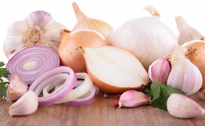 Hành tây và tỏi giúp giảm tác hại của chế độ ăn nhiều chất béo