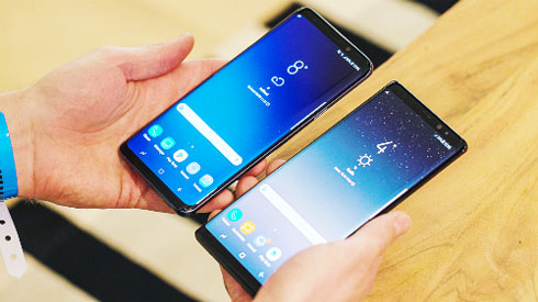  Galaxy S9 và Note9 đều phải sử dụng cảm biến vân tay nằm ở mặt lưng. 
