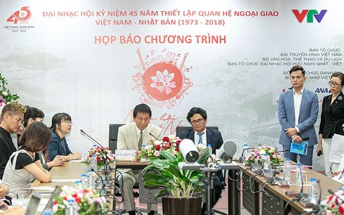 Chủ nhân bản hit "Bút dứa, táo bút" sẽ đến trình diễn tại Việt Nam