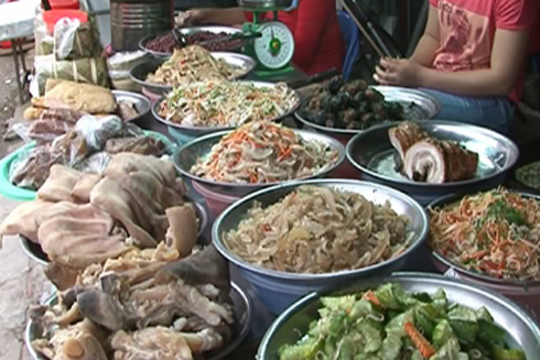 Dùng tay trần bán thức ăn: Phạt đến 1 triệu đồng