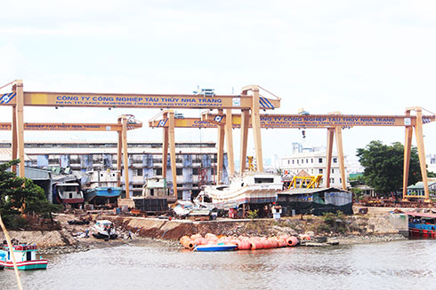 Công ty TNHH MTV Đóng tàu Nha Trang đang nợ bảo hiểm xã hội của công nhân hơn 9,2 tỷ đồng.   