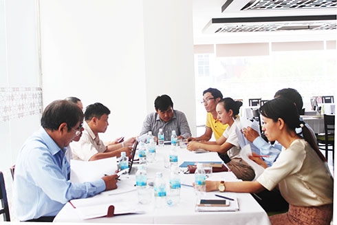 Đoàn giám sát tại Công ty TNHH Thương mại và Dịch vụ Quang Hạnh.