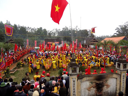 Qua Son Temple Festival