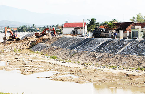 Công trình kè Ninh Thân (thị xã Ninh Hòa).