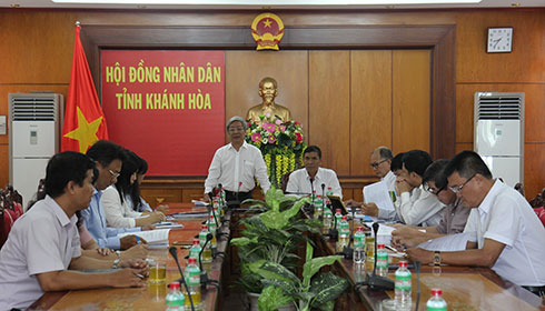 Ông Lê Xuân Thân chủ trì cuộc họp.