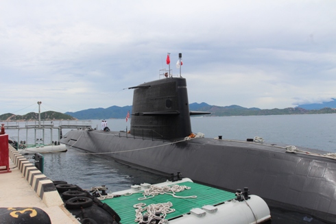 Tàu Kuroshio cập Cảng Quốc tế Cam Ranh.