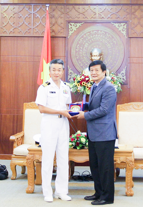 Lãnh đạo tỉnh Khánh Hòa tiếp Tư lệnh Đơn vị tàu ngầm Nhật Bản