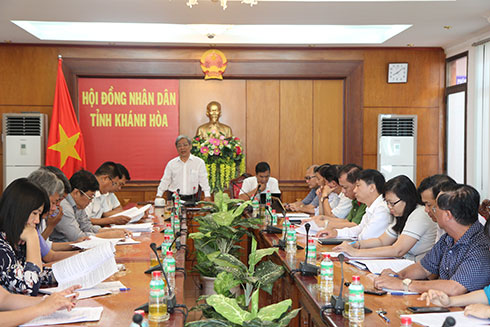 Ông Lê Xuân Thân chủ trì cuộc họp.