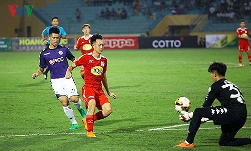 Các trận đấu ở vòng 24 V-League sẽ được tạm hoãn. (Ảnh: Trọng Phú). 