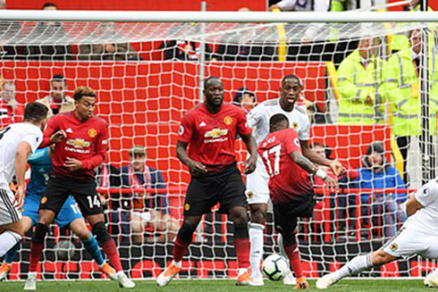 Sắc đỏ vẫn nhạt nhòa