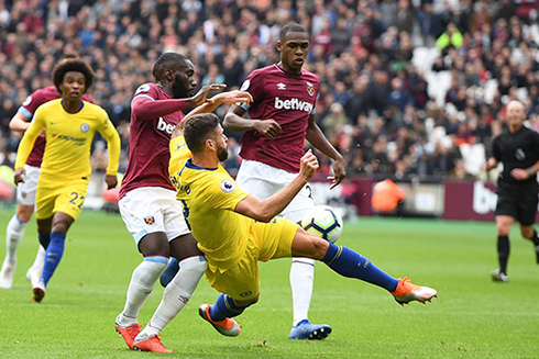Maurizio Sarri, đã hết tuần trăng mật?