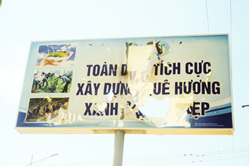 Cần chỉnh trang bảng tuyên truyền