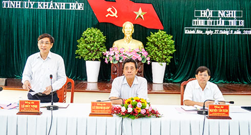 Thường trực Tỉnh ủy chủ trì hội nghị.