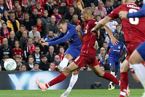 Eden Hazard đã tỏa sáng giúp Chelsea vượt qua Liverpool tại Cúp Liên đoàn Anh 2018-2019.