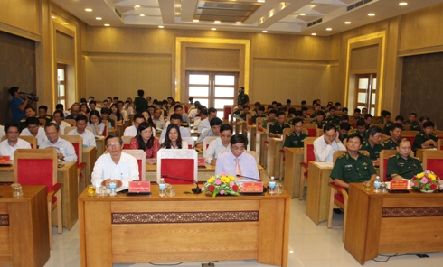 Các đại biểu tham dự hội nghị.