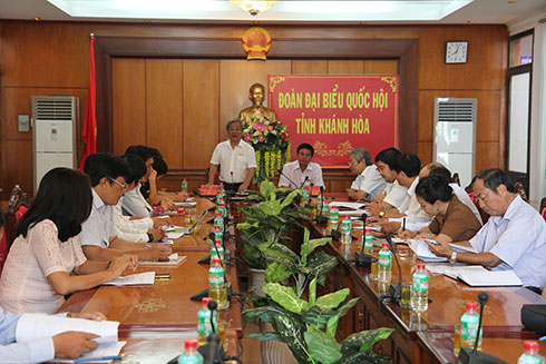 Quang cảnh buổi tiếp xúc lấy ý kiến góp ý.