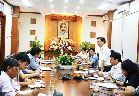 Ông Nguyễn Tấn Tuân giao ban quý III/2018 với Mặt trận và các đoàn thể tỉnh