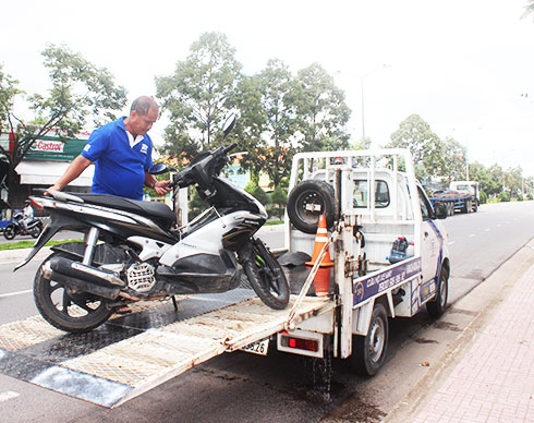 Vui, buồn nghề cứu hộ xe máy