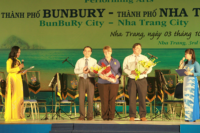 Giao lưu nghệ thuật Bunbury – Nha Trang