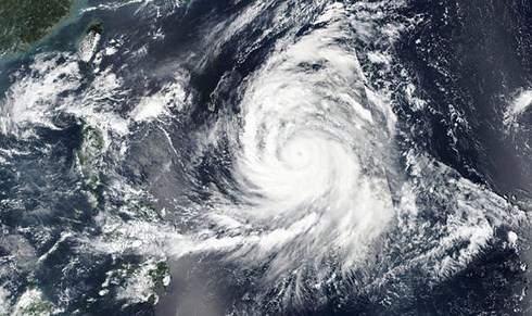 Bão Kong-rey được đánh giá là bão nhiệt đới mạnh. Ảnh: EPA.