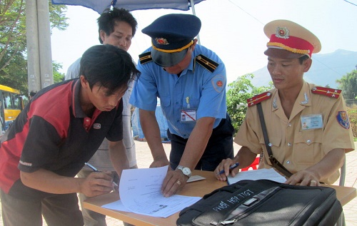Hơn 2.400 trường hợp vi phạm trật tự an toàn giao thông