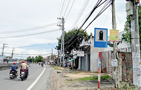 Cam Ranh: Khó xử lý nạn quảng cáo rao vặt