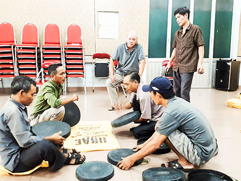 Để tiếng mã la mãi ngân vang