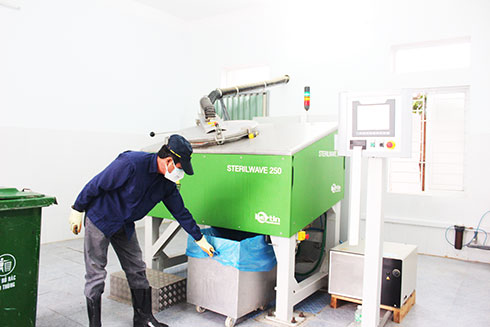 Hệ thống xử lý chất thải rắn y tế nguy hại của Trung tâm Y tế huyện Diên Khánh.