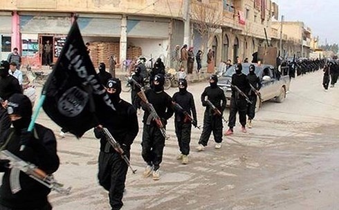 IS bắt cóc hàng trăm con tin làm lá chắn sống. (Ảnh: Telegraph).