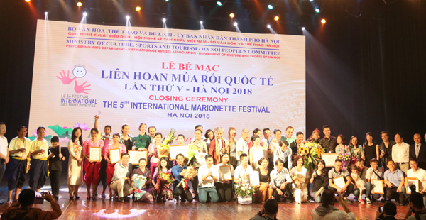Liên hoan mang đến niềm hân hoan của các nghệ sĩ múa rối quốc tế và Việt Nam.