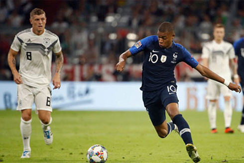 Pháp đang đứng ở một đẳng cấp cao hơn hẳn Đức