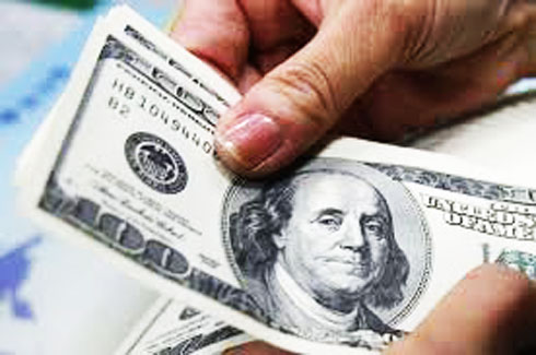 Giá USD trong nước tăng theo thế giới