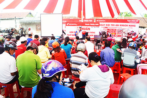 Tổ chức ngày hội Tri ân khách hàng