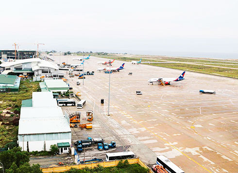 Sân bay Cam Ranh đang bị quá tải.
