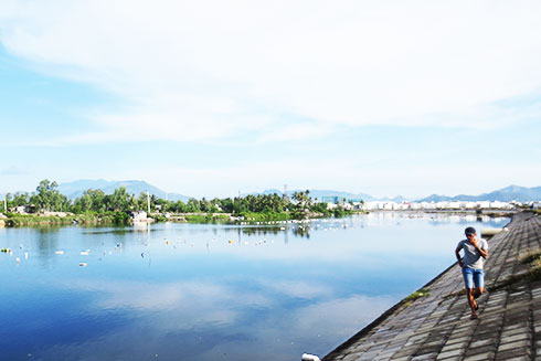 TP. Nha Trang: Tái diễn nhử vẹm trên sông Quán Trường