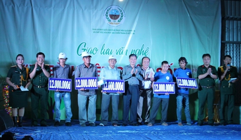 Tuyên truyền phòng tránh tai nạn bom mìn tại Cam Ranh và Khánh Sơn