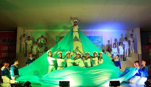 Liên hoan văn nghệ "Khúc quân hành những người giữ biển"
