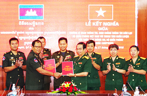 Trường Sĩ quan Thông tin kết nghĩa với Trung tâm Huấn luyện sửa chữa của Cục Thông tin (Campuchia)