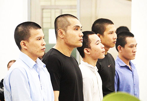 Vụ chém người do mâu thuẫn trong chở khách ra đảo Điệp Sơn: 5 bị cáo lãnh án