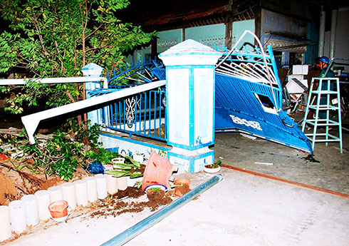 Mang súng, mác xông vào nhà bố vợ cũ dọa giết